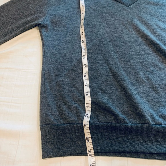 🛍 2/$25 Vero Moda V-Neck Sweater - Picture 6 of 8
